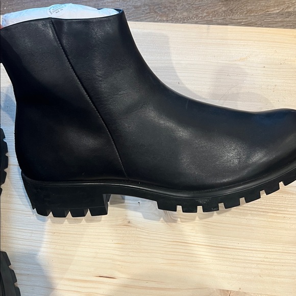 ECCO Women boots. Size US 10-10.5 NWT - Picture 6 of 8